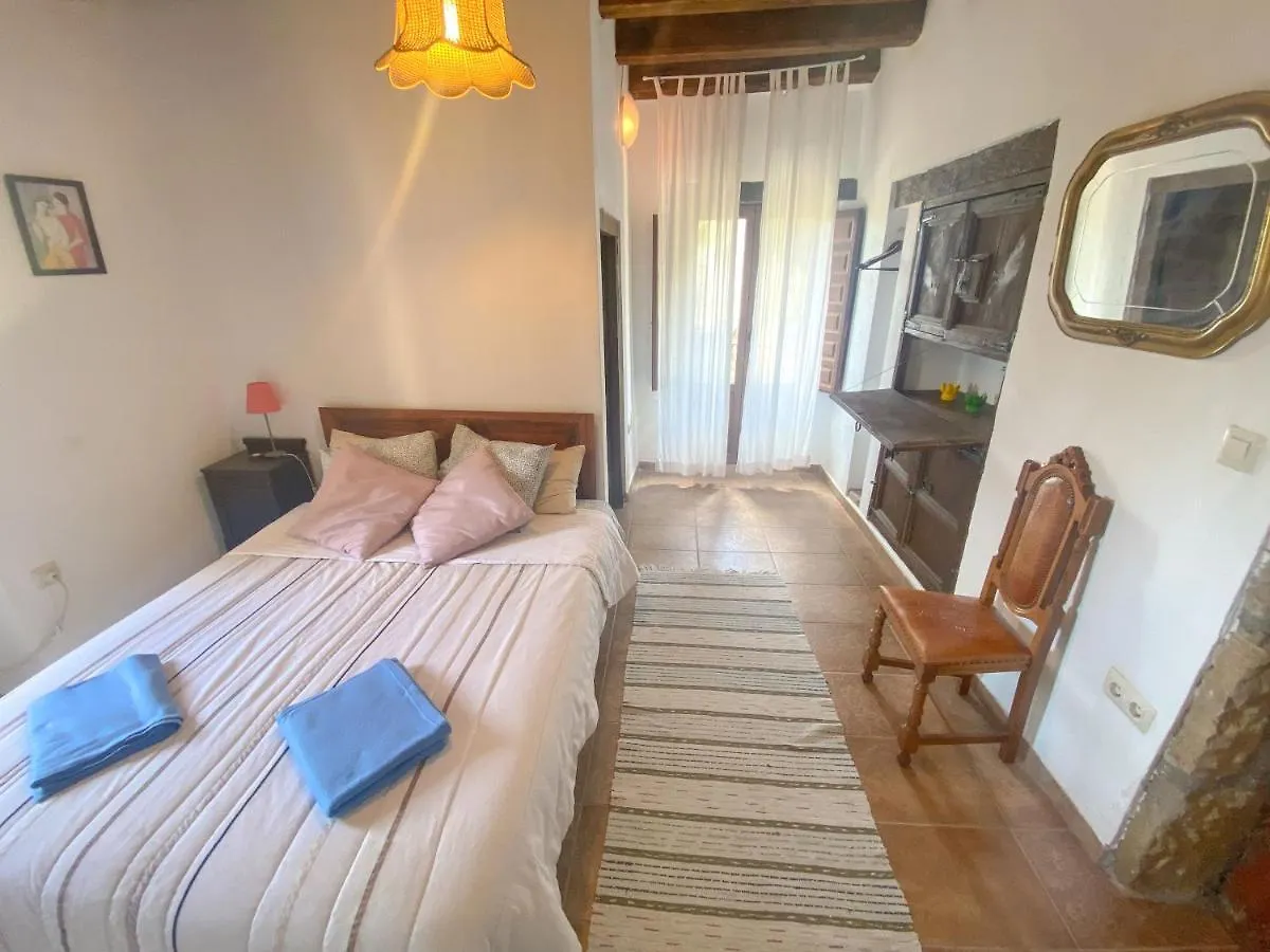 Casa Rural Sant Petrus De Madrona Pinell de Solsones Guest house
